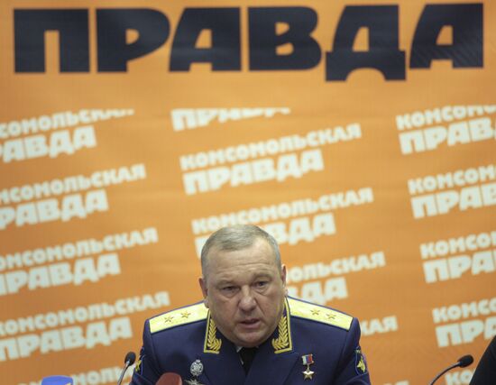 Vladimir Shamanov at a news conference
