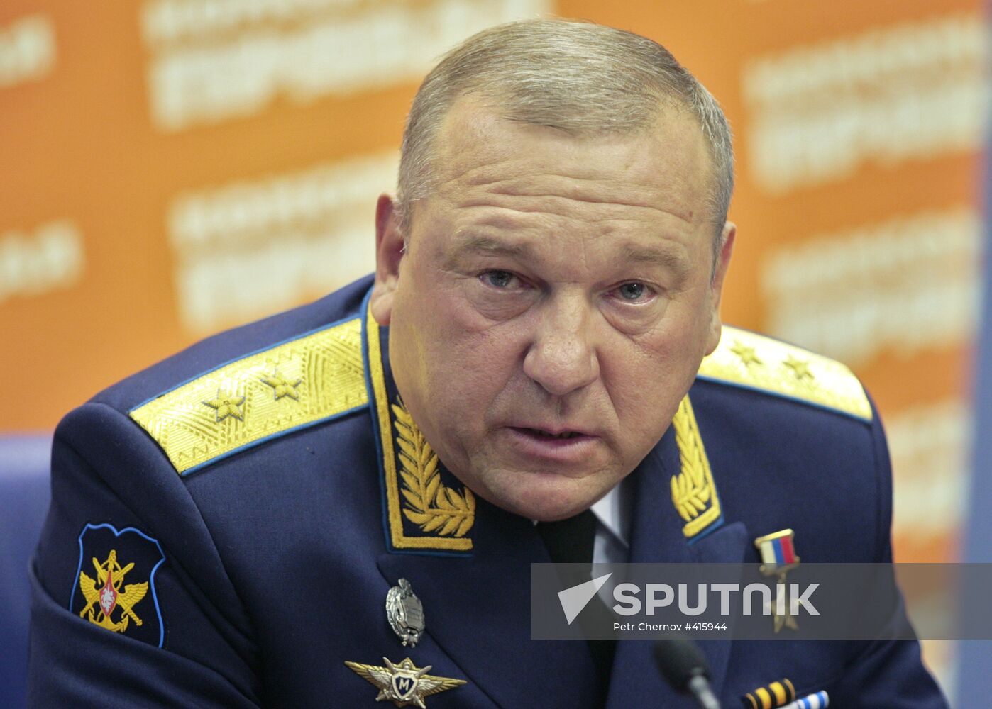 Vladimir Shamanov at a news conference
