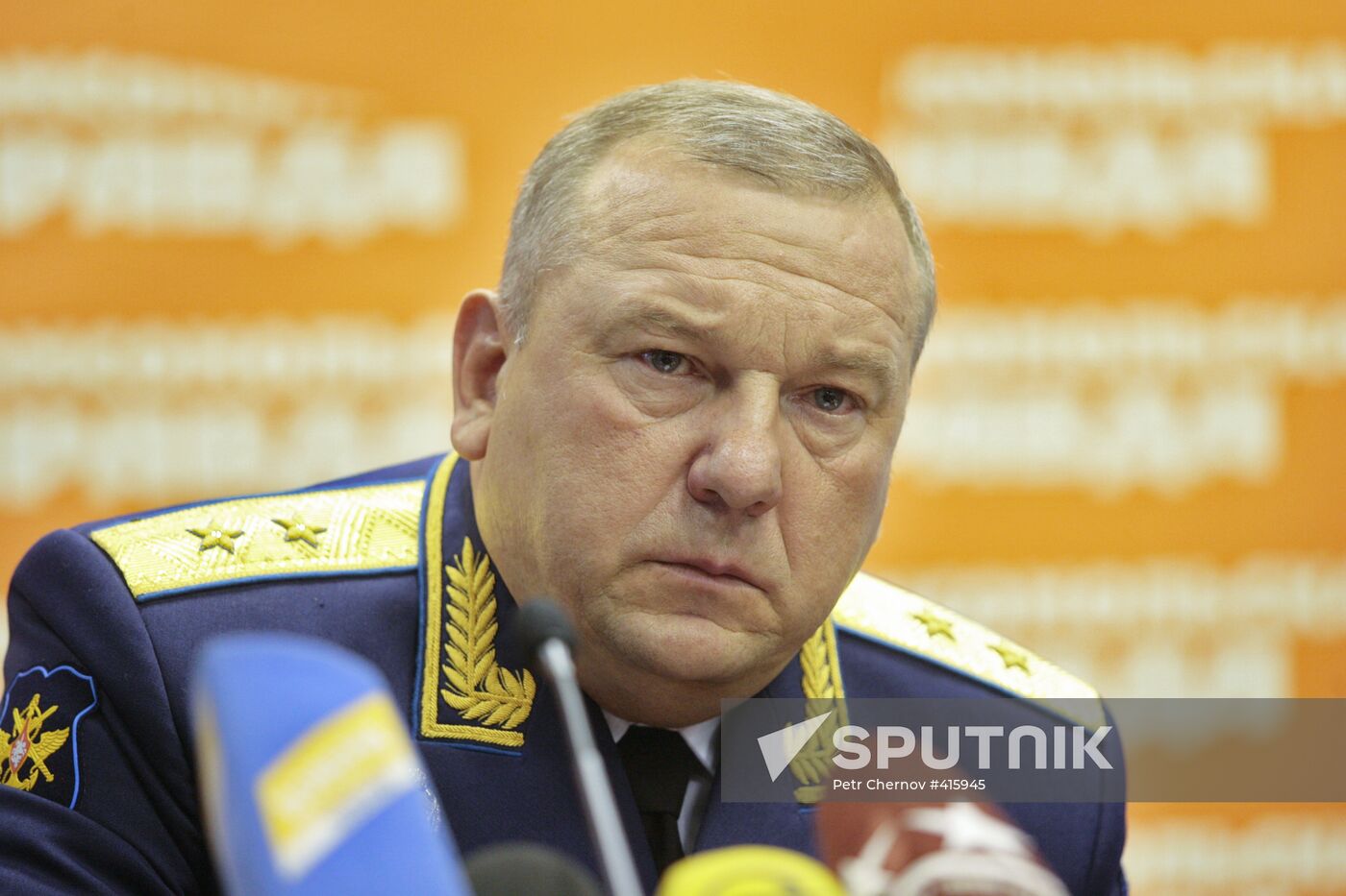 Vladimir Shamanov at a news conference