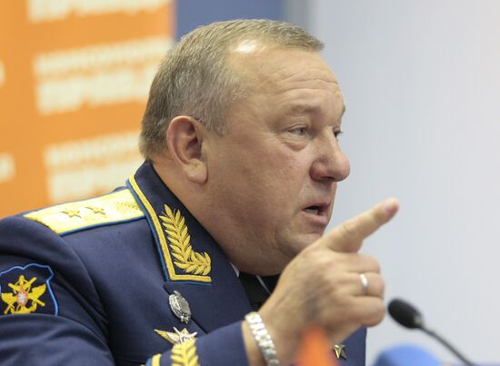 Vladimir Shamanov at a news conference