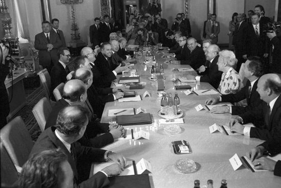 Soviet-Hungarian talks