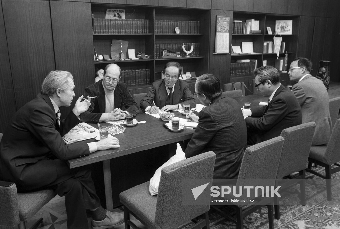 Viktor Afanasyev and Japanese journalists