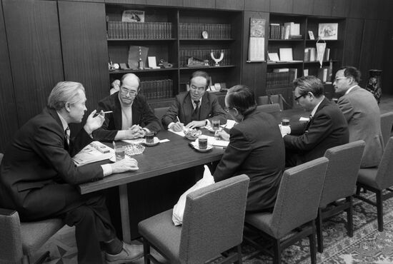 Viktor Afanasyev and Japanese journalists