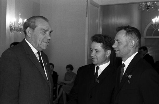 Deputies at session of RSFSR Supreme Soviet