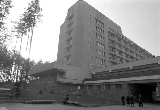 Deneshi heath resort building