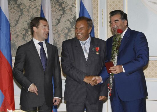 Dmitry Medvedev visits Tajikistan