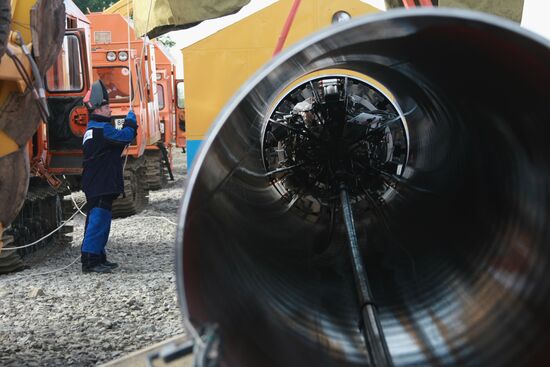 Welding of first joint of Sakhalin-Khabarovsk-Vladivostok pipe