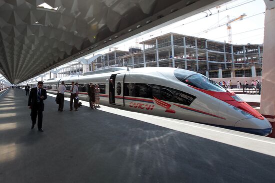 Sapsan train's first run from Moscow to St. Petersburg