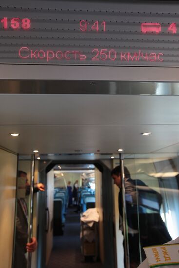 Sapsan train's first run from Moscow to St. Petersburg