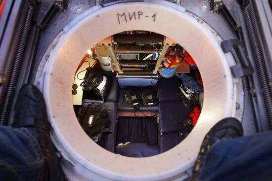 Mir 1 submersible