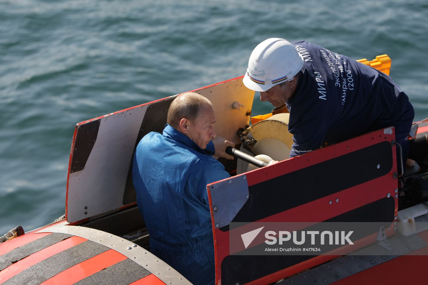 Russian PM Vladimir Putin dives in Lake Baikal