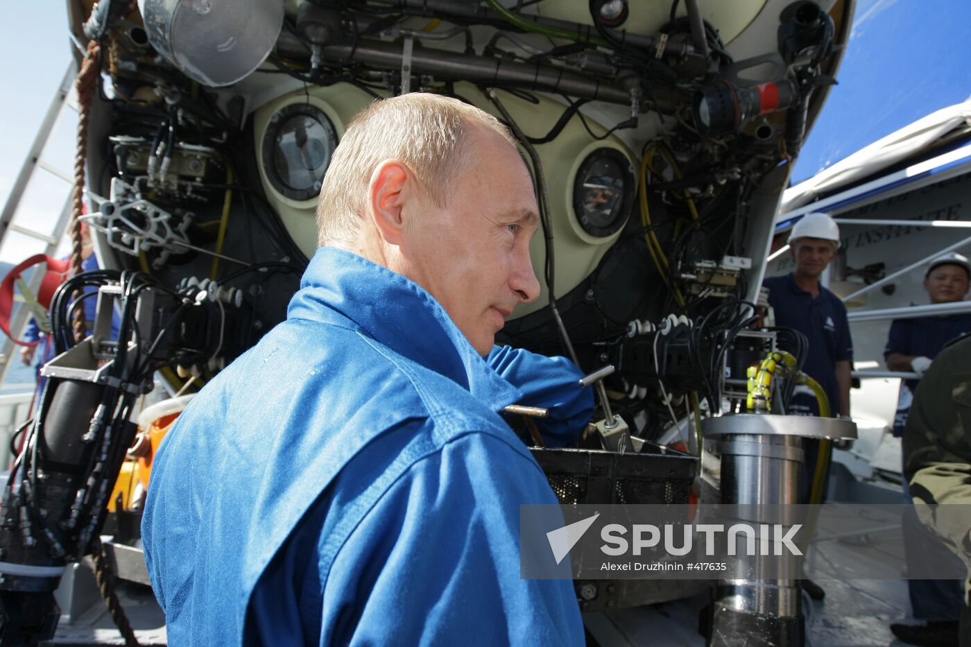 Russian PM Vladimir Putin dives in Lake Baikal