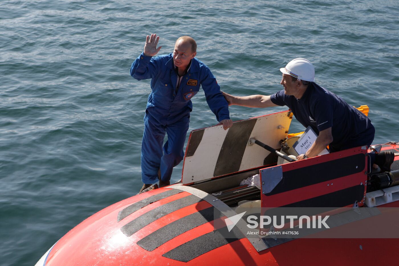 Russian PM Vladimir Putin dives in Lake Baikal