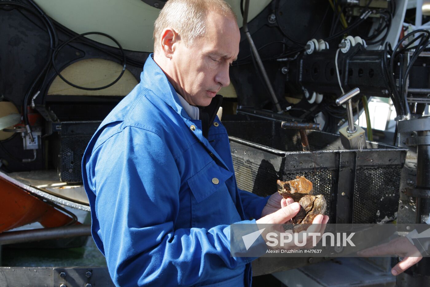 Russian PM Vladimir Putin dives in Lake Baikal