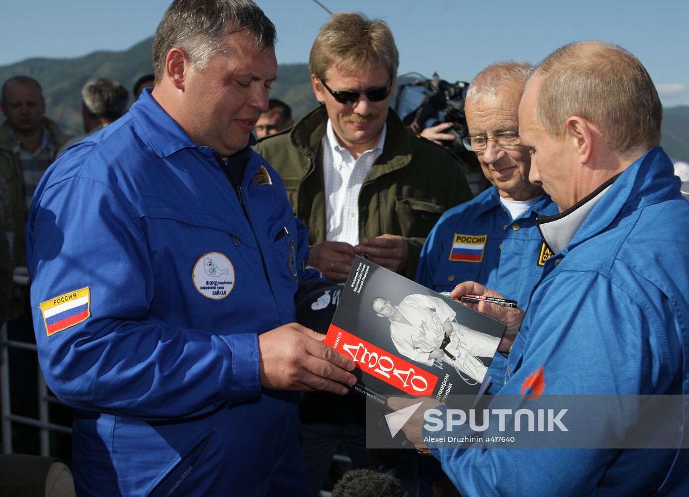 Russian PM Vladimir Putin dives in Lake Baikal