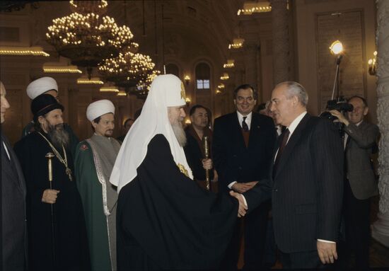 Mikhail Gorbachev meeting with church representatives