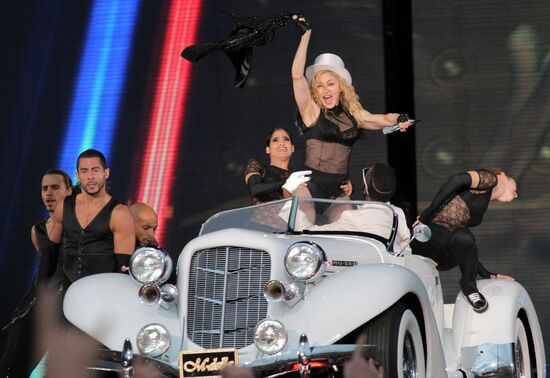 Madonna at concert on Palace Square, St Petersburg