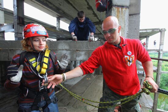 Ropejumping in Zheleznogorsk near Moscow