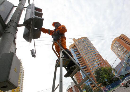 Repairing traffic lights