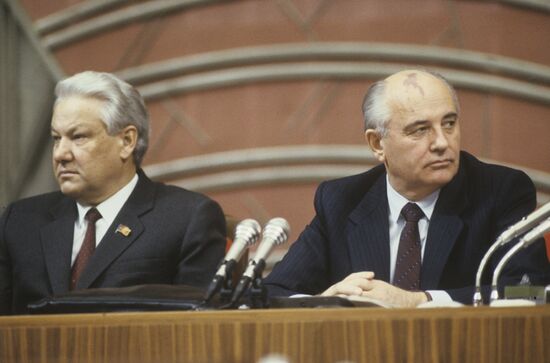 Yeltsin, Gorbachev at 4th Congress of People's Deputies