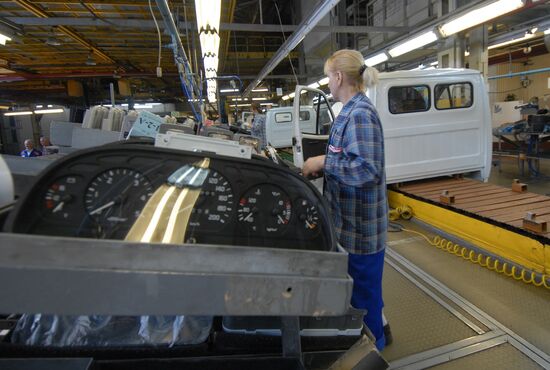 Assembly of GAZel-Econom vans