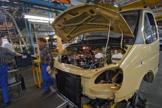 Assembly of GAZel-Econom vans