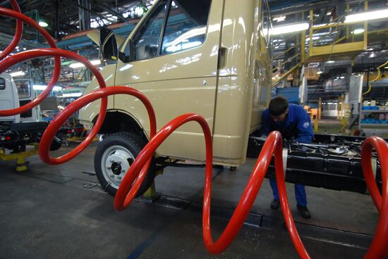 Assembly of GAZel-Econom vans