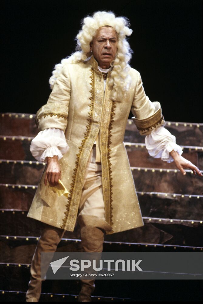 Oleg Yefremov in The Life of Monsieur de Molière