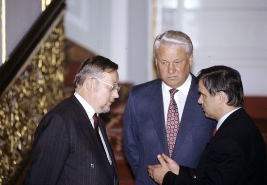 Boris Yeltsin, Vitautas Landsbergis, and Ruslan Khasbulatov