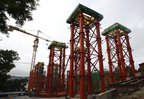 Bridge being built across Golden Horn Bay