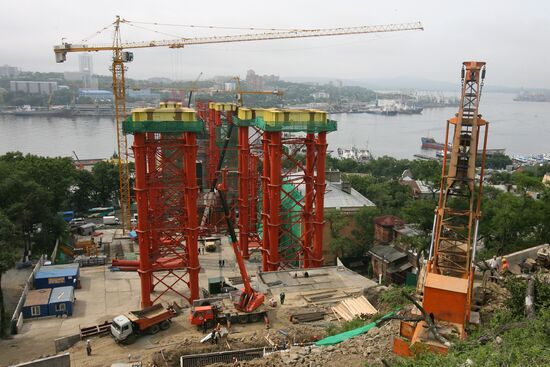 Bridge being built across Golden Horn Bay