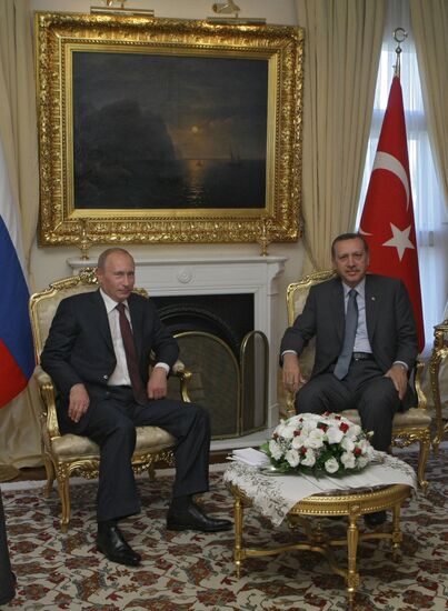 Meeting of Russian and Turkish prime ministers