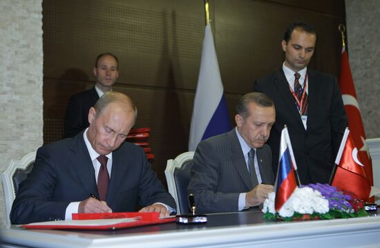 Russian, Turkish Prime Ministers sign bilateral agreements