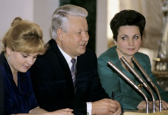 B. Yeltsin, E. Pamfilova, Ye. Lakhova