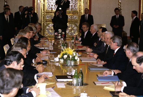 Delegation from U.S. Congress is received in Moscow Kremlin