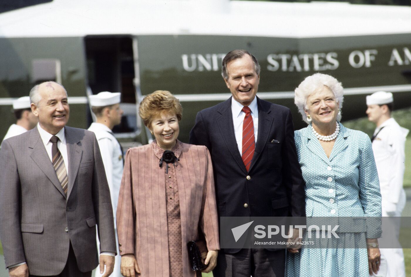 U.S., Soviet presidents with wives