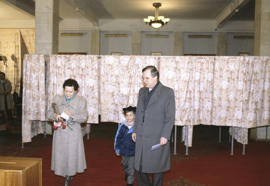 N.I.Ryzhkov to vote for USSR People's Deputies