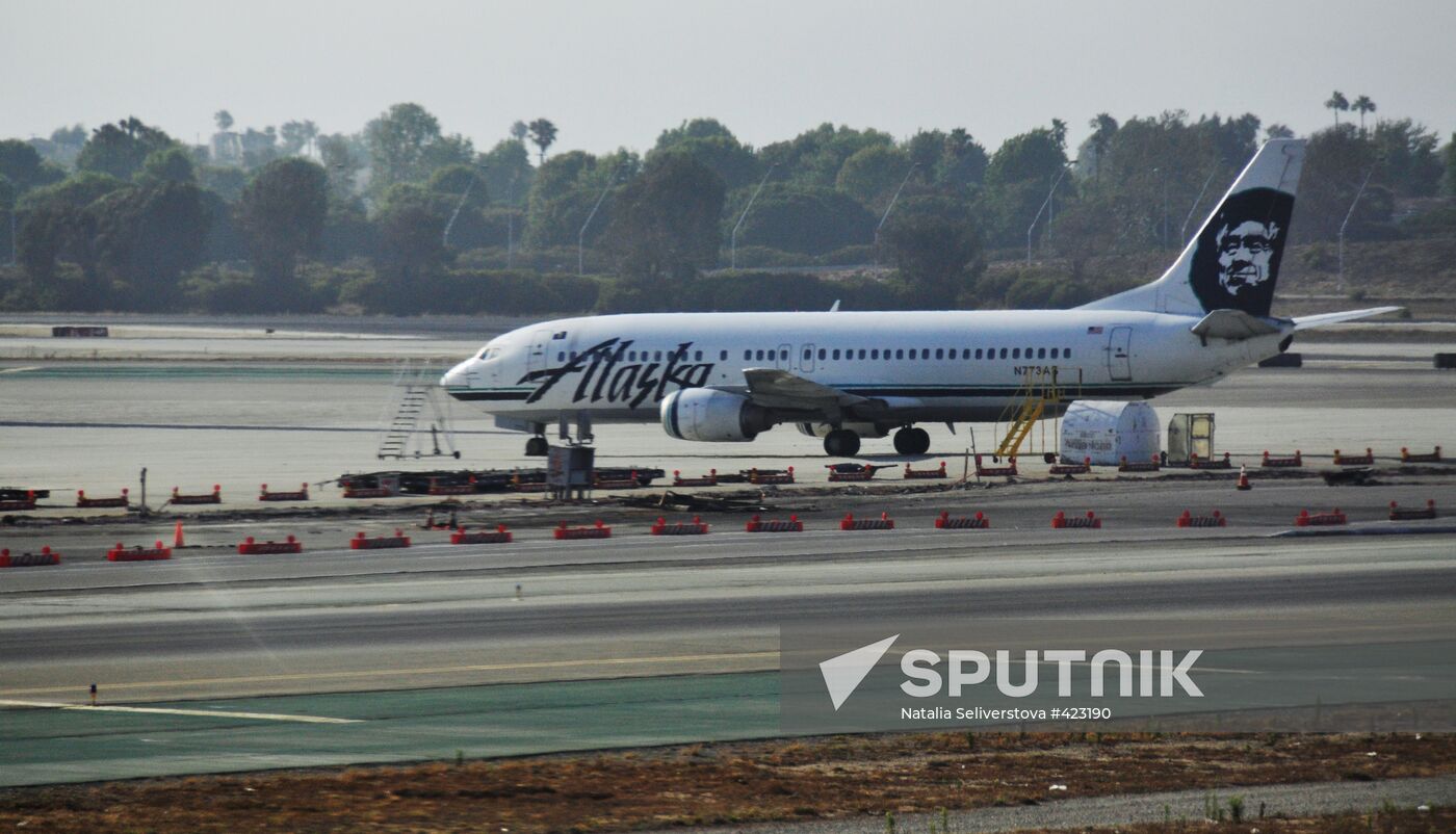 Alaska Airlines Boeing-737