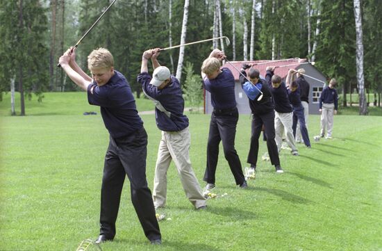Members of Junior Golf Academy