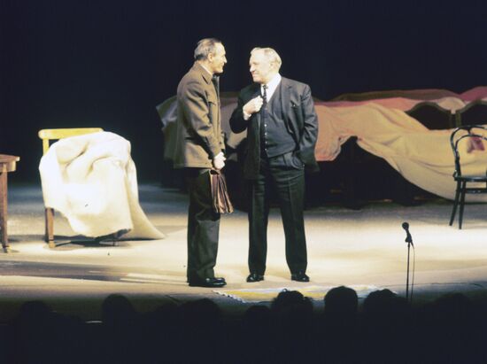 Mikhail Ulianov and Vasily Lanovoy