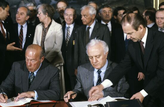 Eduard Shevardnadze and George Shultz