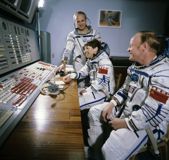 Vladimir Dzhanibekov, Igor Volk, Svetlana Savitskaya