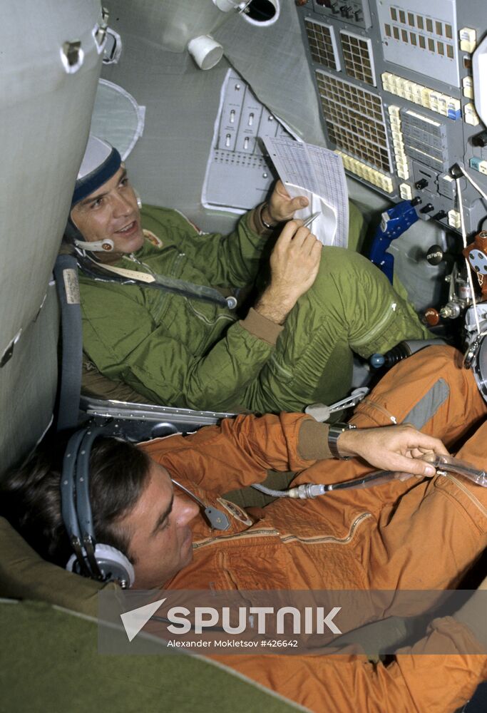Alexander Viktorenko and Alexander Serebrov