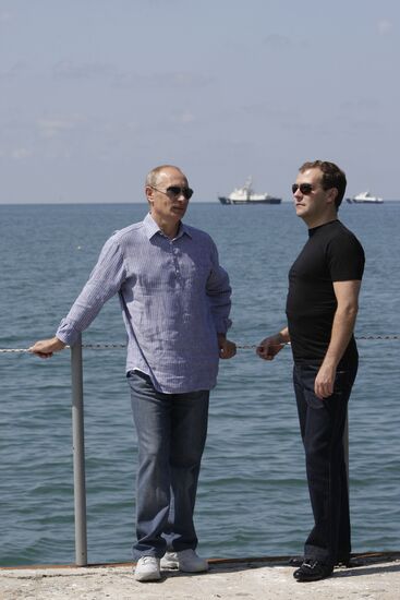 Dmitry Medvedev and Vladimir Putin hold working meeting in Sochi
