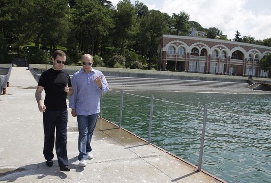 Dmitry Medvedev and Vladimir Putin hold working meeting in Sochi