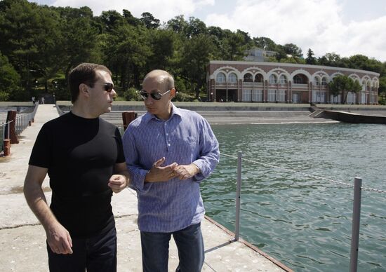 Dmitry Medvedev and Vladimir Putin hold working meeting in Sochi