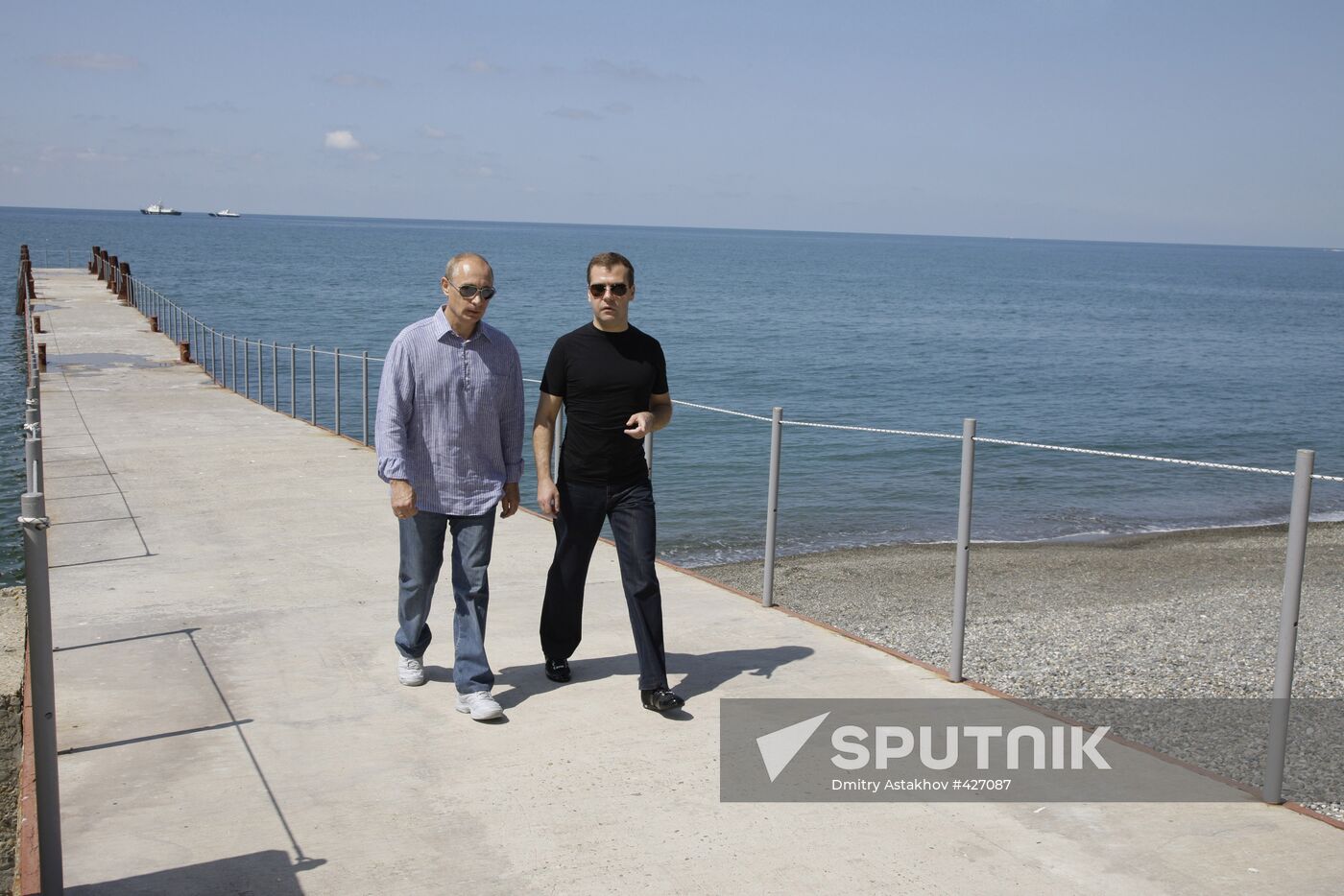 Dmitry Medvedev and Vladimir Putin hold working meeting in Sochi