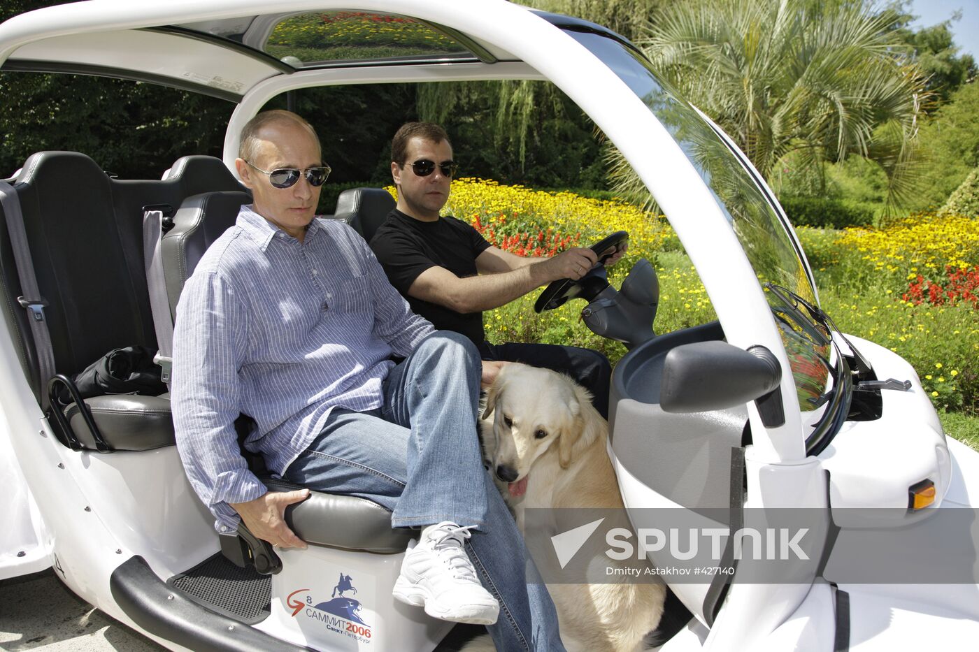 Dmitry Medvedev and Vladimir Putin hold meeting in Sochi