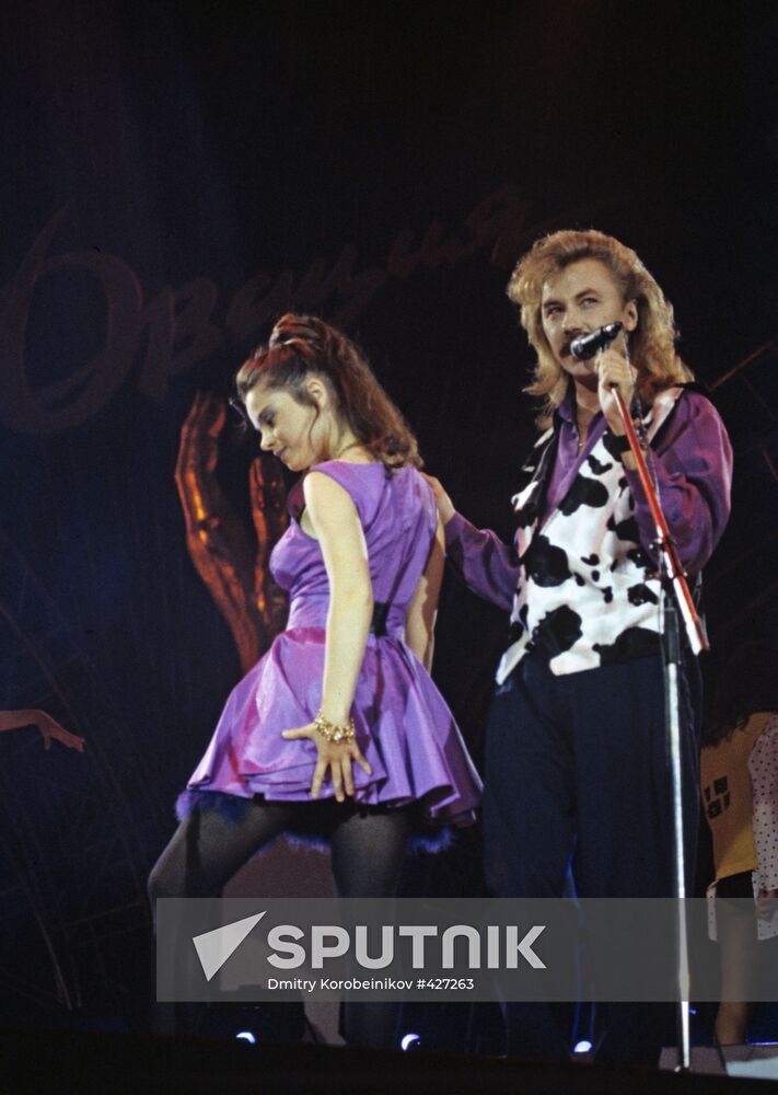 Pop singers Igor Nikolayev and Natalya Korolyova performing live