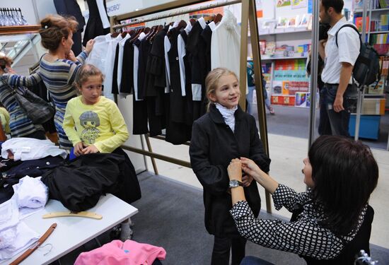 School fair Ot A Do Ya /From A to Z/ opens at Moscow's Manezh